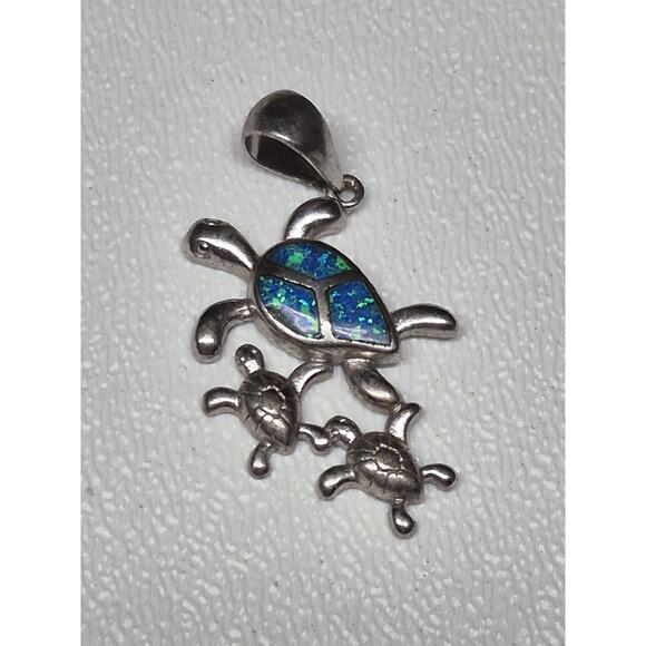 Beautiful Solid Sterling Silver Turtle Fire Blue Green Opal Pendant. - Picture 1 of 3